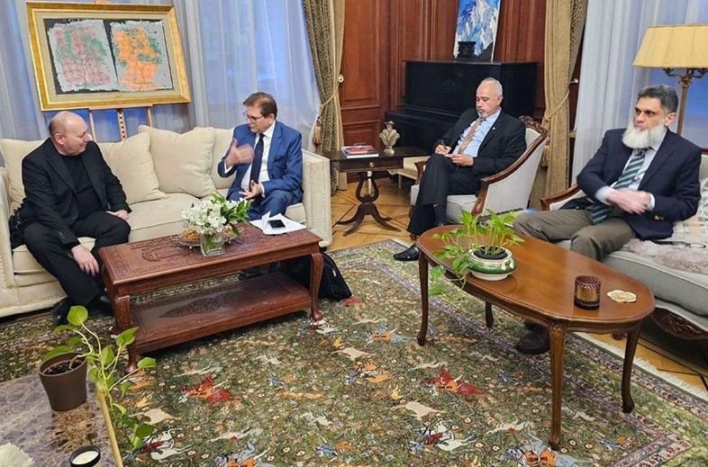 کشور افغانستان , کشور پاکستان , کشور روسیه , کشور " ازبکستان" , کشور تاجیکستان , 