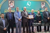 نشان استاندارد بر سینه خانه سالمندان بیرجند