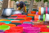 روستای تاریخی هزاوه واقع در استان مرکزی، یکی از قطب‌های اصلی تولید شیره انگور در کشور به شمار می‌رود که هر ساله همزمان با برداشت انگور، آیین سنتی شیره‌پزان در این روستا برگزار می‌شود.