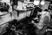 نفس کم‌رمق تولید کفش با آهنگ چکش و درفش