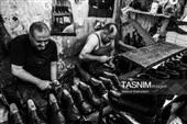 نفس کم‌رمق تولید کفش با آهنگ چکش و درفش