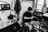 نفس کم‌رمق تولید کفش با آهنگ چکش و درفش