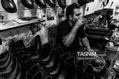 نفس کم‌رمق تولید کفش با آهنگ چکش و درفش
