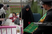 حضور خدام حرم مطهر رضوی در بیمارستان اکبر