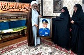 دیدار خسروپناه با خانواده شهید نصیرزاده