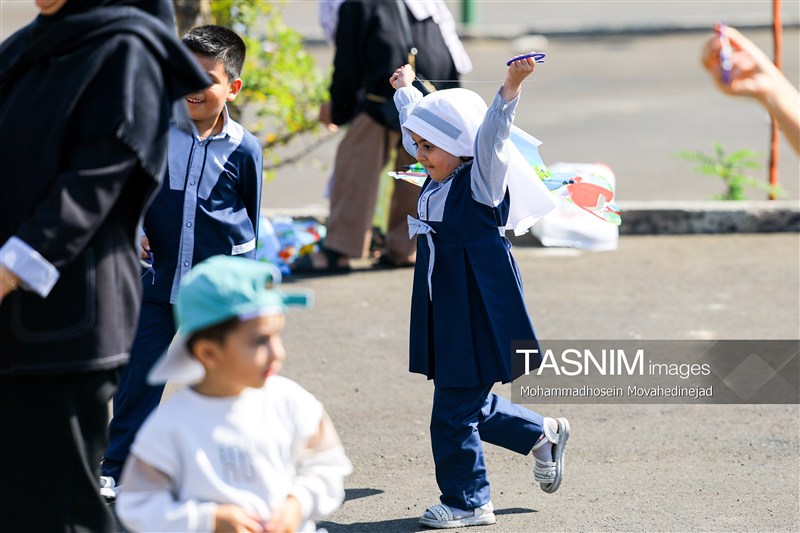 پرواز بادبادک ها به یاد کودکان میناب و غزه