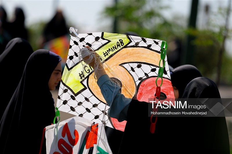 پرواز بادبادک ها به یاد کودکان میناب و غزه