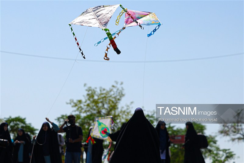 پرواز بادبادک ها به یاد کودکان میناب و غزه