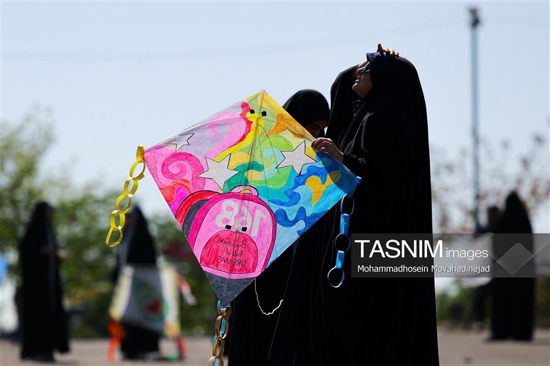 پرواز بادبادک ها به یاد کودکان میناب و غزه