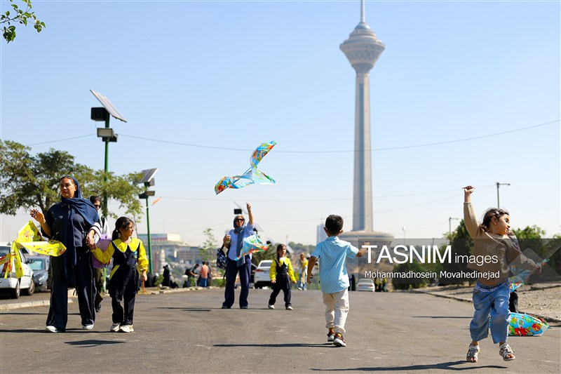 پرواز بادبادک ها به یاد کودکان میناب و غزه