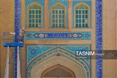 شست‌وشو دیوارهای مسجد مقدس جمکران