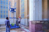 شست‌وشو دیوارهای مسجد مقدس جمکران