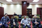 از سمت راست:مجید قلی زاده مدیر عامل ،حمید رضا مقدم فرمشاور فرمادهی کل سپاه،کیان عبداللهی سر دبیر ،احمد جانثاری دبیر اجتماعی خبرگزاری تسنیم