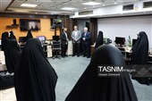 علیرضا زاکانی شهردار تهران و مجید قلی زاده مدیر عامل خبرگزاری تسنیم در حاشیه بازدید از تحریریه بانوان  این خبرگزاری