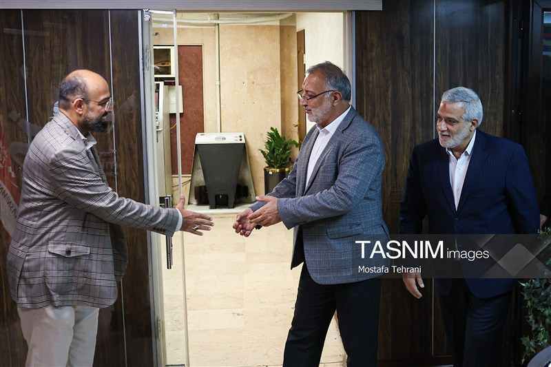 علیرضا زاکانی شهردار تهران و مجید قلی زاده مدیر عامل خبرگزاری تسنیم