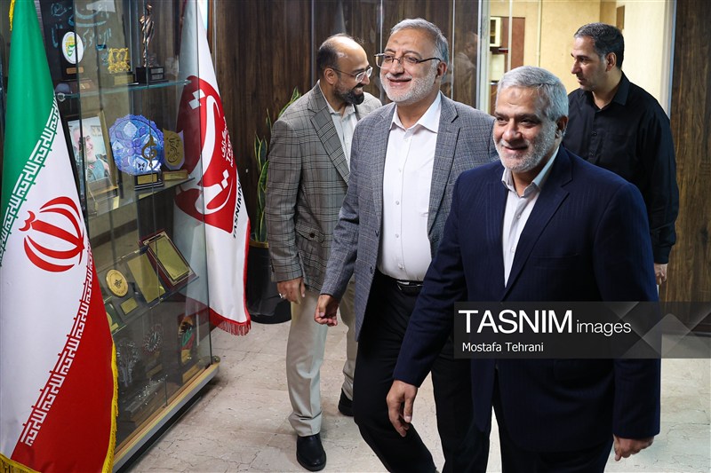 علیرضا زاکانی شهردار تهران و مجید قلی زاده مدیر عامل خبرگزاری تسنیم