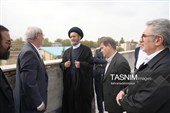 بازدید آیت‌الله عاملی از مدرسه وقفی پروفسور رسول خدابخش در اردبیل لید: