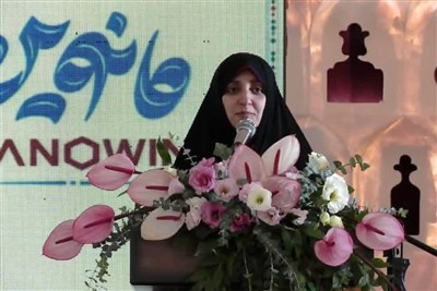 بهروزآذر: حمایت از زنان صنایع خلاق نباید به تولید محدود شود
