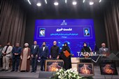 تقدیر از خانواده های معظم شهدا توسط سیدمحمدامین آقامیری در حاشیه نشست خبری دبیر شورای عالی و رئیس مرکز ملی فضای مجازی