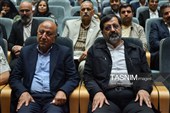 اکبر بهنام جو استاندار قم در همایش گردشگری استان قم و آیین رونمایی از لوح ثبت ملی گویش قمی