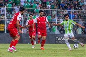 دیدار تیم های فوتبال خیبر خرم آباد و پرسپولیس