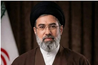 Leader Urges Students to Equip Themselves with Knowledge, Faith