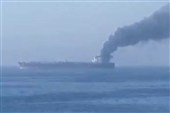 Мощный взрыв на супертанкере после подрыва на морской мине в Ормузском проливе