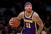 مبارزه بوکس دو بازیکن سابق NBA/ بیزلی در راند اول وست را ناک‌اوت کرد