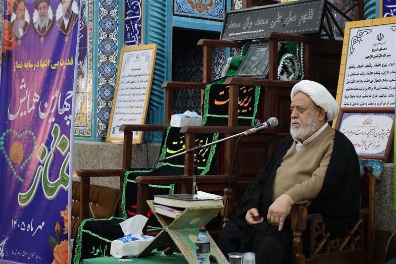 تجلیل از خادمان برتر نماز منطقه دوم دریایی سپاه