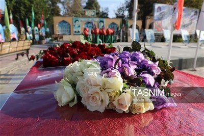 گلباران قبور مطهر شهدا در روز نخست هفته اراک