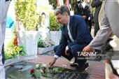 گلباران قبور مطهر شهدا در روز نخست هفته اراک