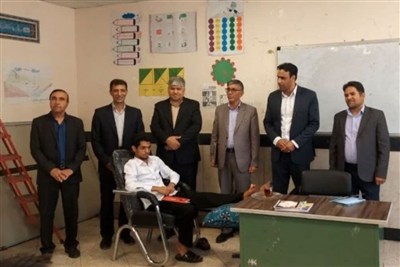 یکماه مرخصی روی کاغذ؛هر روز حضور پای تخته کلاس