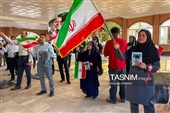 تشکیل زنجیره‌ انسانی در جوار ساحل جزیره هرمز