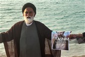 تشکیل زنجیره‌ انسانی در جوار ساحل جزیره هرمز