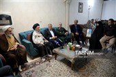 دیدار نماینده ولی‌فقیه در گلستان با خانواده‌های سرداران شهید