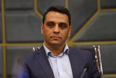 فتاحی: حاشیه‌سازی تراکتوری‌ها باعث بالا رفتن قیمت پروازها شد