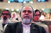 عنوان تصویر رائد فریدزاده و در اختتامیه چهل وسومین جشنواره فیلم کوتاه تهران