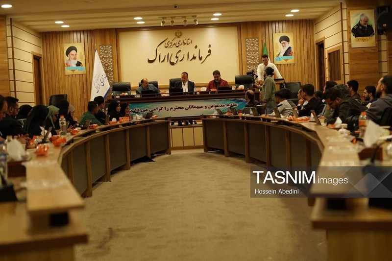 نشست صمیمی با جوانان نخبه شهرستان اراک