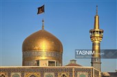  تعویض پرچم حرم امام رضا علیه‌السلام به مناسبت شهادت حضرت زهرا سلام‌الله علیها