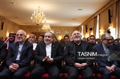 مجید تخت روانچی، محمد جواد ظریف و سید عباس عراقچی  وزیر امور خارجه جمهوری اسلامی ایران در نشست تخصصی نقش شهید خرازی در اجماع سازی سیاست خارجی