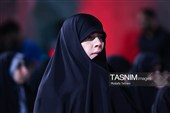 ریحانه سلامی فرزند سپهد شهید حسین سلامی در تجدید میثاق مدال‌آوران المپیادهای علمی و قهرمانان ورزشی با امام مجاهد شهید