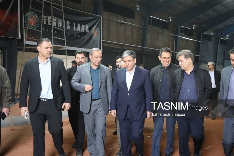 بازدید استاندار اردبیل از ورزشگاه علی دایی