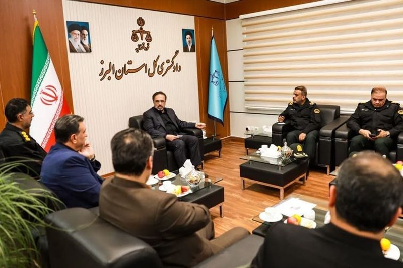 دشمن با بمباران مراکز انتظامی به دنبال ایجاد خلأهای امنیتی بود