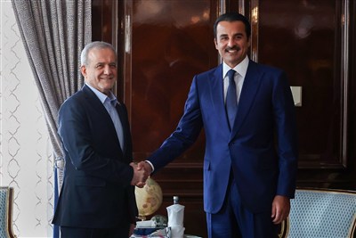 بزشكيان وأمير قطر يؤكدان على تعزيز العلاقات بين طهران والدوحة