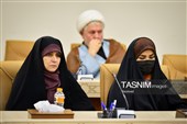 مراسم اهدای نشان خادمی به عکاسان در مسجد مقدس جمکران