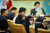 مراسم اهدای نشان خادمی به عکاسان در مسجد مقدس جمکران