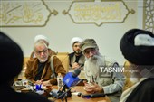 مراسم اهدای نشان خادمی به عکاسان در مسجد مقدس جمکران