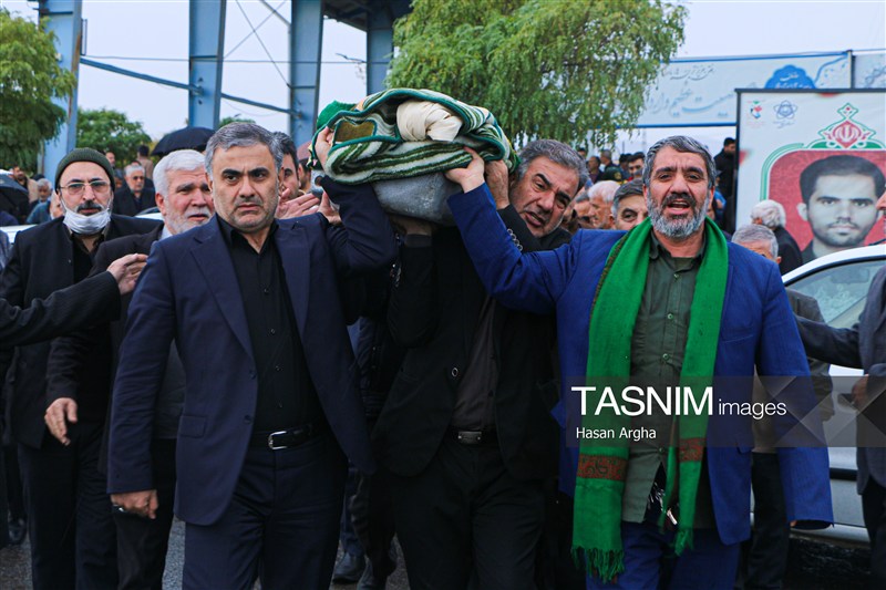 تشییع جنازه پدر شهیدان نقدی در زنجان