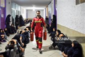 مانور پناه گرفتن در شرایط بحران نظامی در مدرسه -شیراز