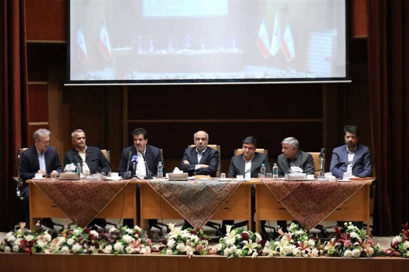 برگزاری شورای اداری چهارمحال و بختیاری با حضور وزیر کار